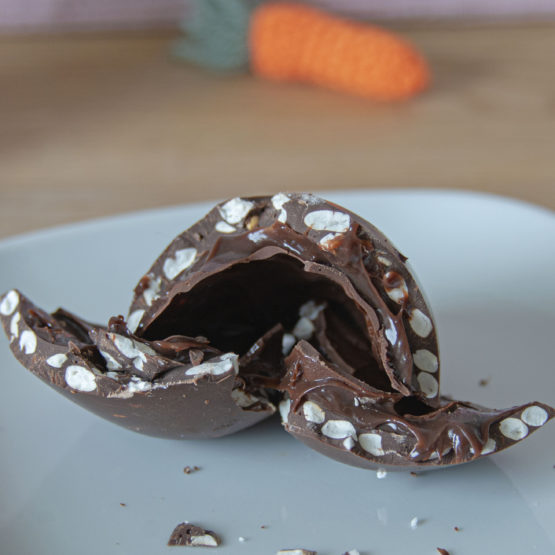 Chocolate Easter egg with brigadeiro filling – PRE-ORDER - Image 2